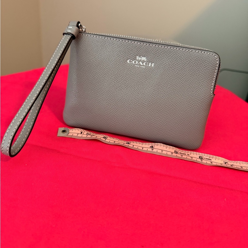 Coach Pebble Leather Wristlet in Gray